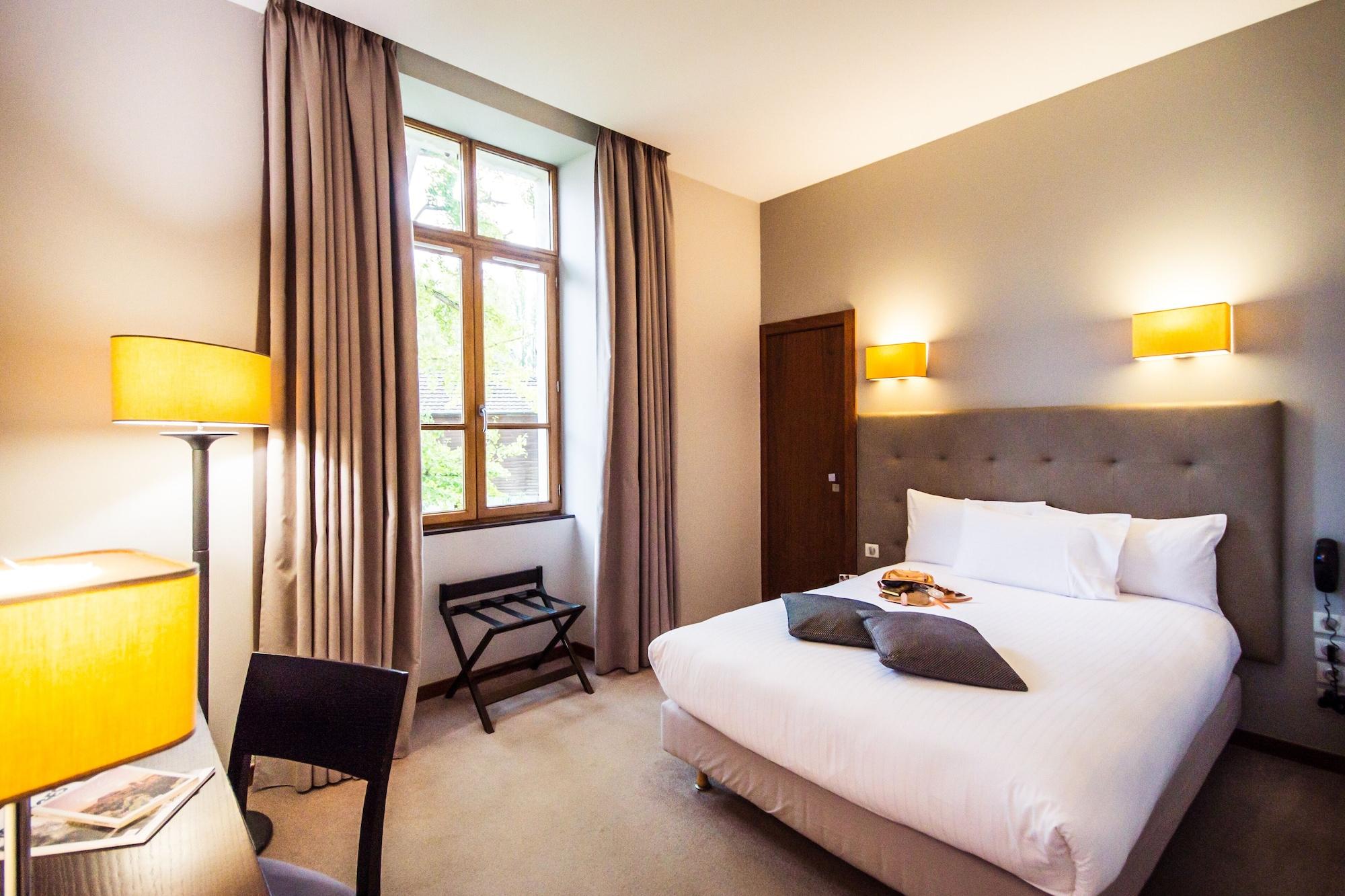 Hotel Logis C Bourges